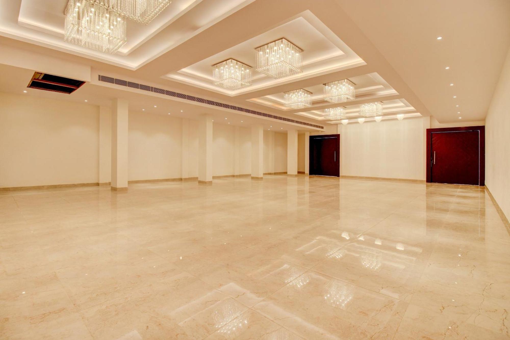 Super Townhouse Oak Aurelia Grand Hotel ลัคเนา ภายนอก รูปภาพ